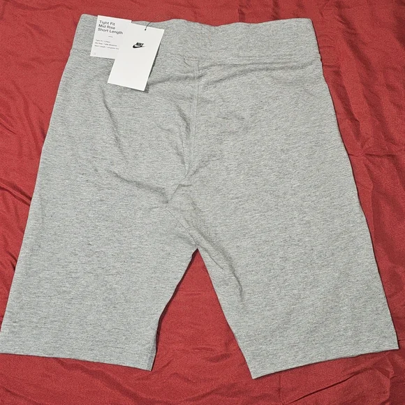 Nike Gray Tight Fit Mid-Rise Bike Shorts - Picture 2 of 3